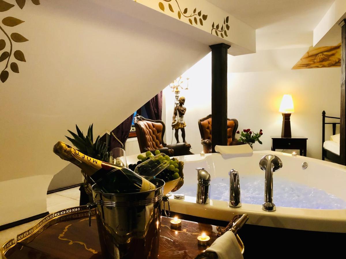 Restauracja - Hotel Mocca D'Oro Mikolow Eksteriør bilde